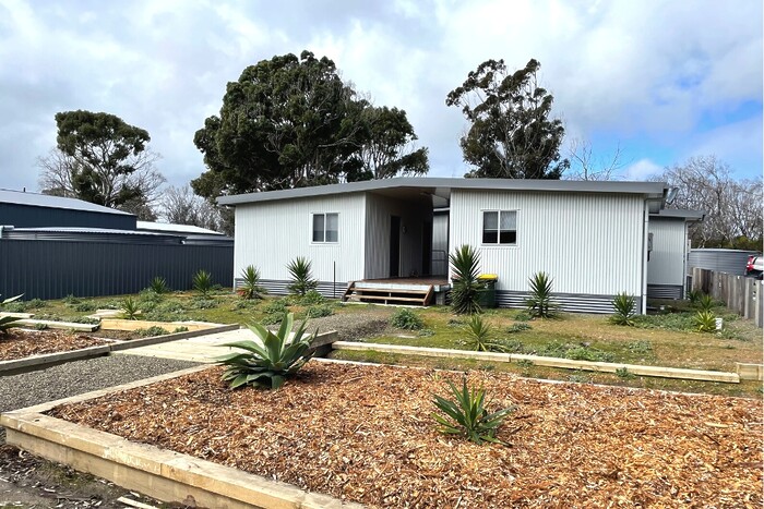 Western KI Caravan Park 10 bedroom unit